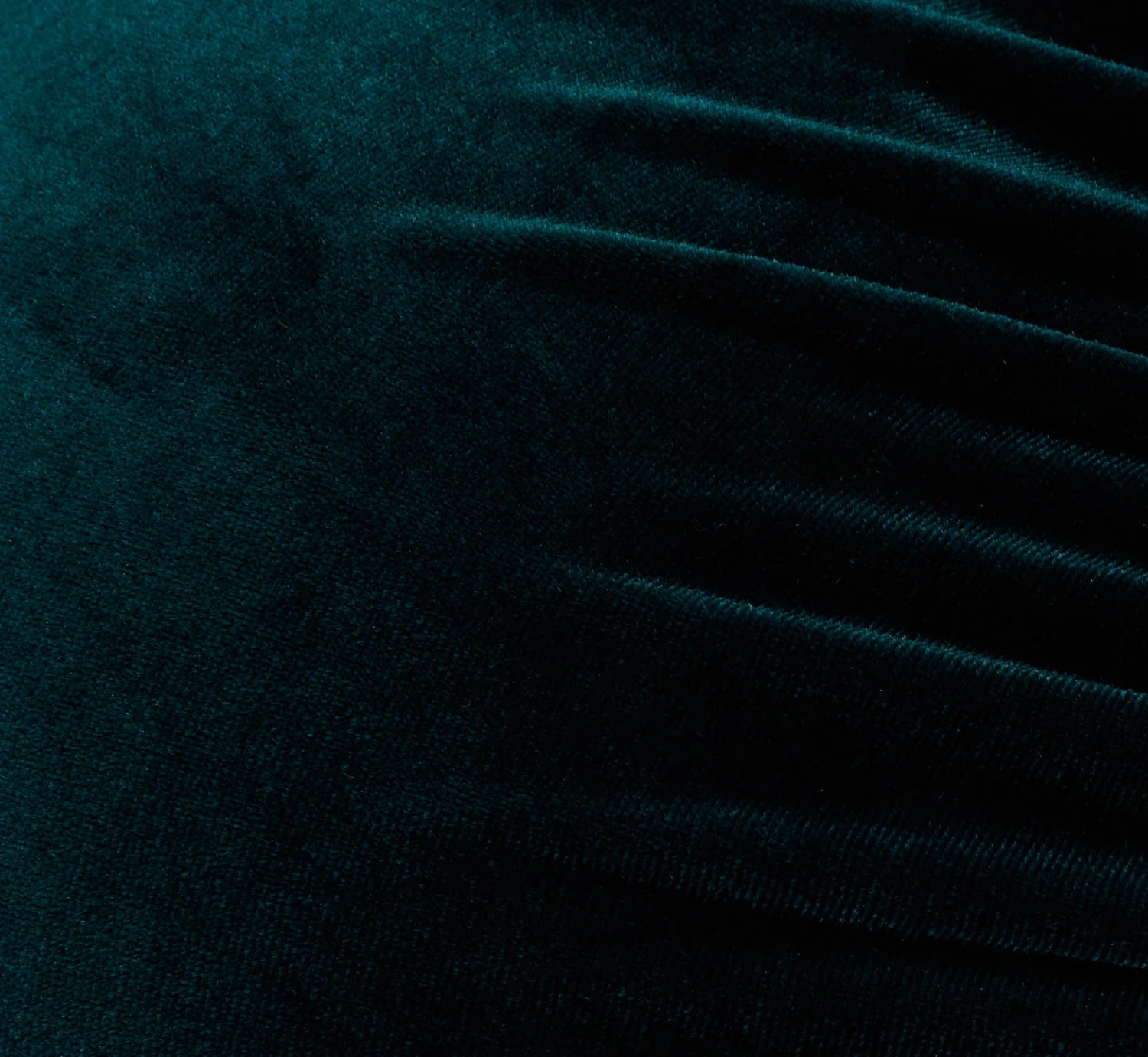 Adrianna Papell Plus Size Shirred Velvet Gown With Elbow-Length Sleeves In Emerald 7 Adrianna Papell Plus Size Shirred Velvet Gown With Elbow-Length Sleeves In Emerald - Image 7