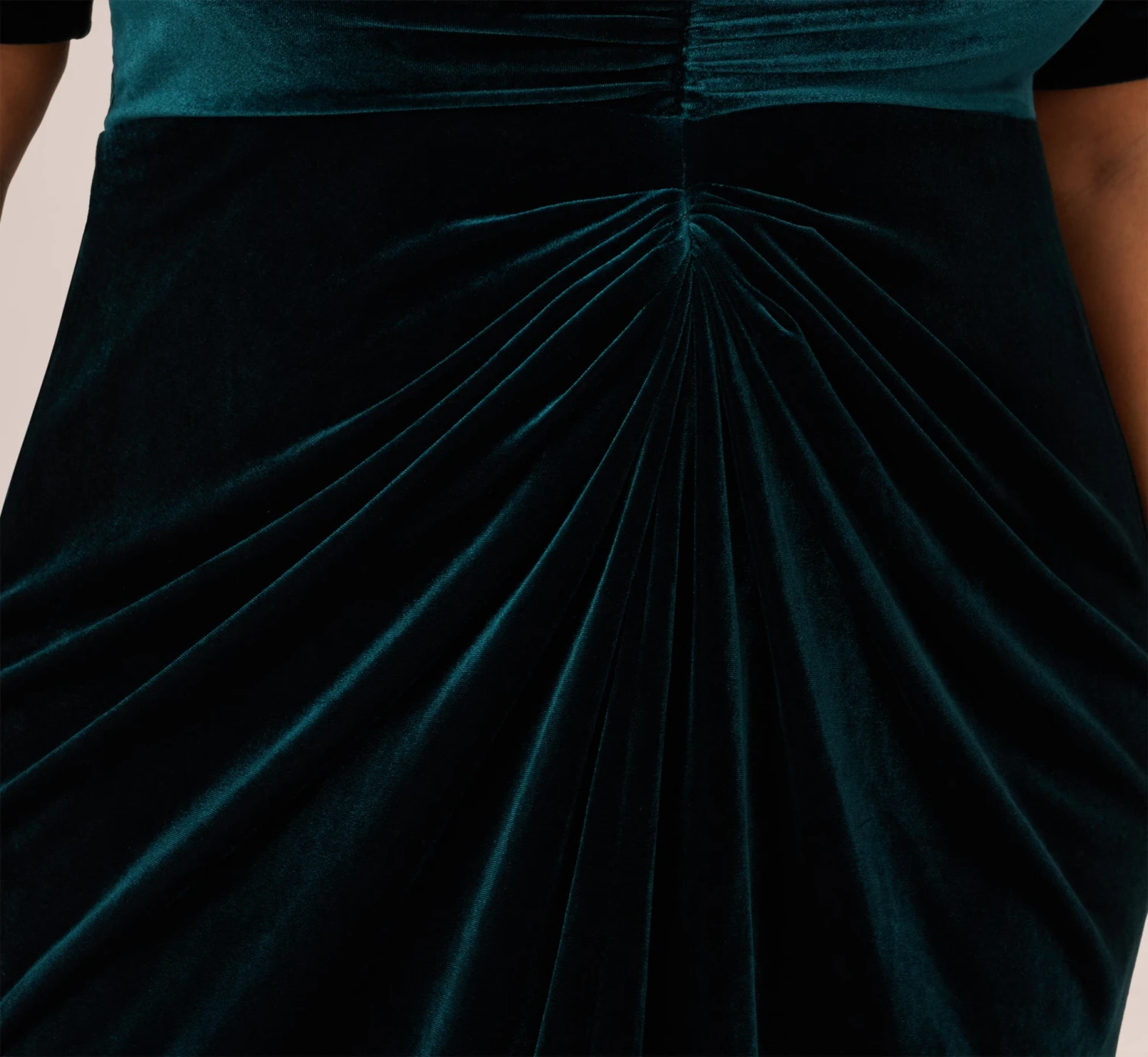 Adrianna Papell Plus Size Shirred Velvet Gown With Elbow-Length Sleeves In Emerald 5 Adrianna Papell Plus Size Shirred Velvet Gown With Elbow-Length Sleeves In Emerald - Image 5